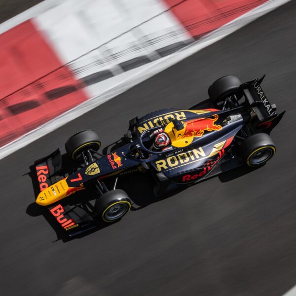 liam_lawson_red_bull_content_pool_yas_island_united_arab_emirates_f2_10